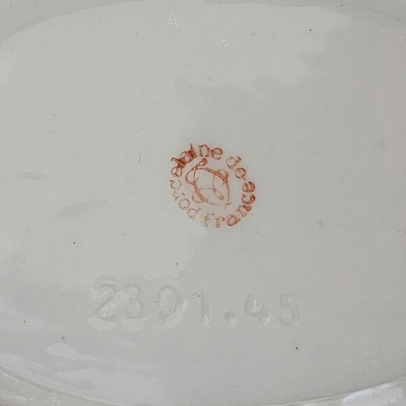 Vintage 1945 Porcelain de France Lusterware Trinket Box &Lid Gray Embossed Roses - Picture 6 of 9